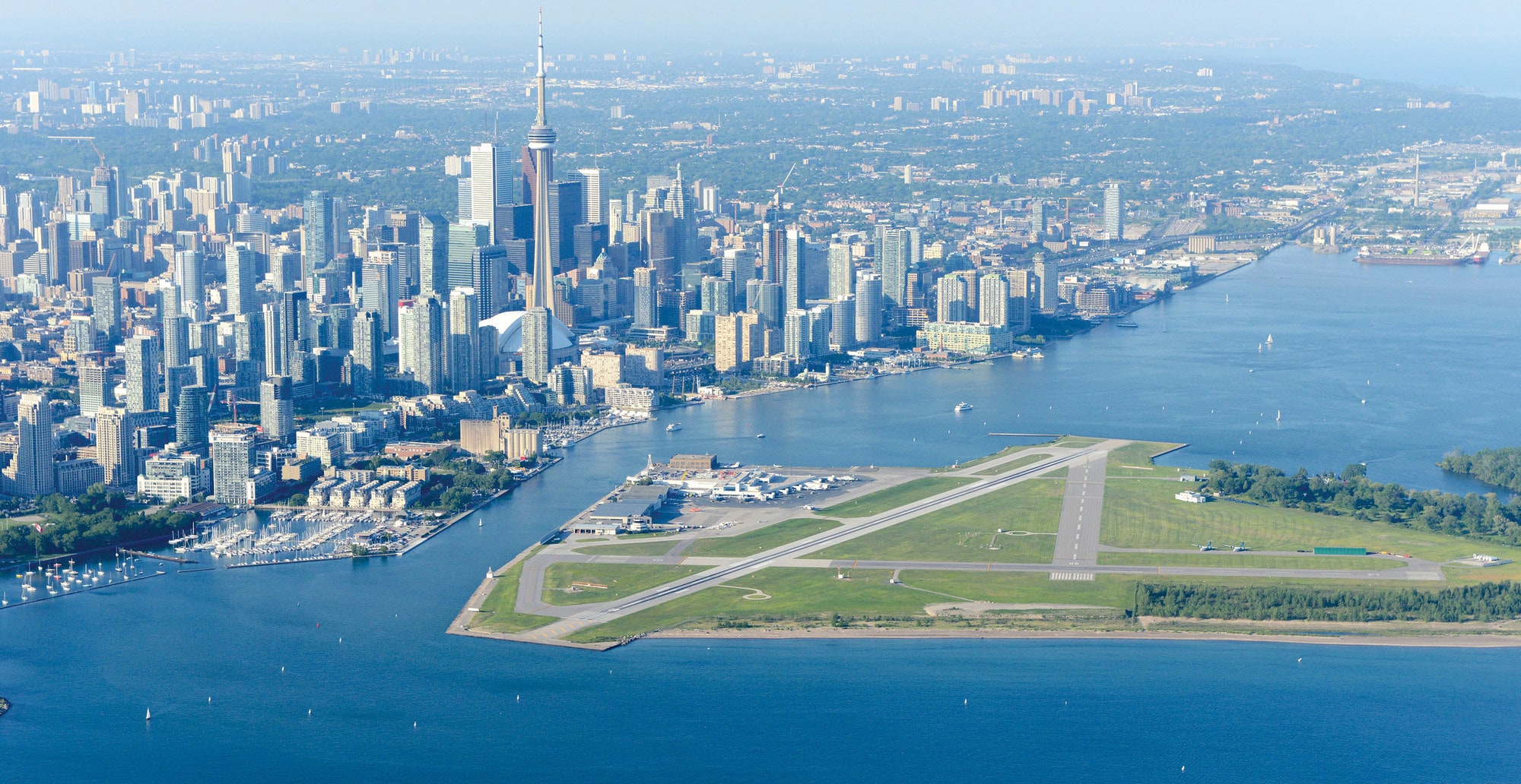 TORONTO BILLY BISHOP AIRPORT LIMO